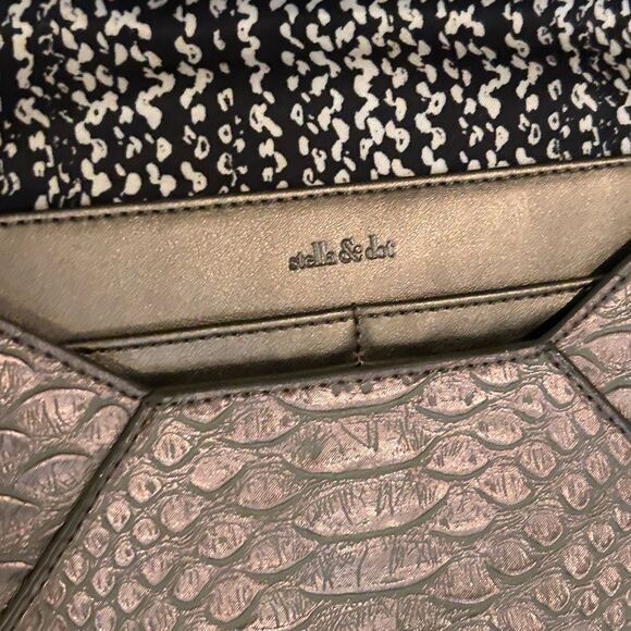Stella & Dot Silver Embossed Snakeskin Clutch Metallic Envelope Evening Bag - Picture 6 of 9